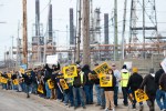 Oil workers and members of United Steelworkers Local 7-1 picket outside British Petroleum’s oil refinery in Whiting, Indiana, on Feb. 14, 2026, to demand a fair contract. Photo courtesy of United Steelworkers Local 7-1.
